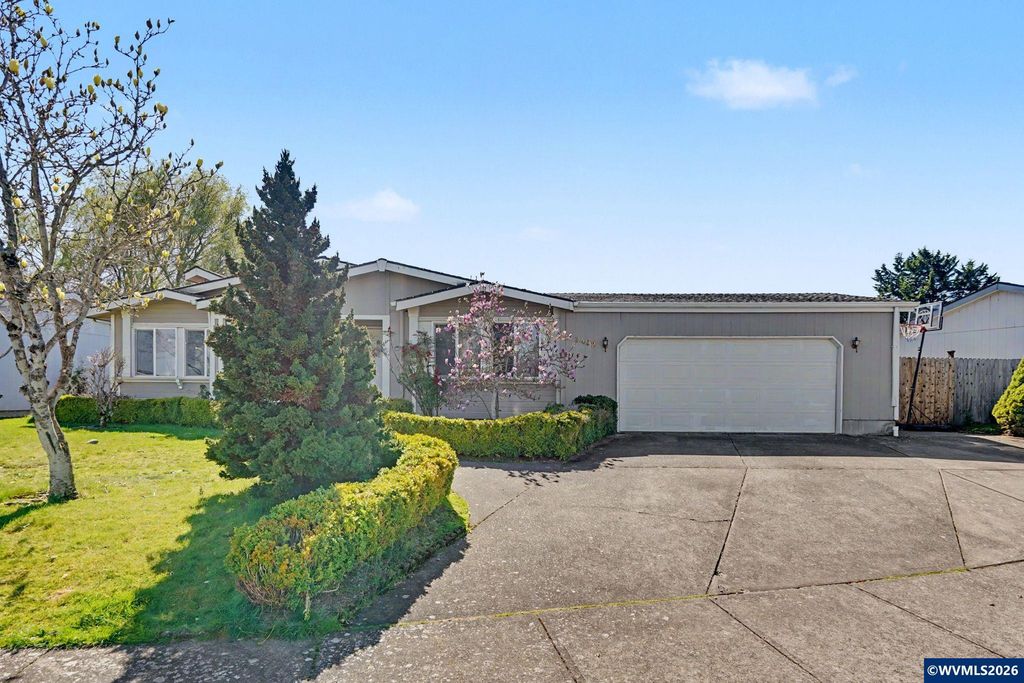 3452 Lake Vanessa Cir NW, Salem, OR 97304