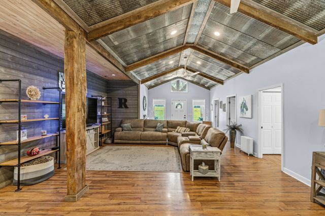 1240 Sumac Rd, Pulaski, TN 38478