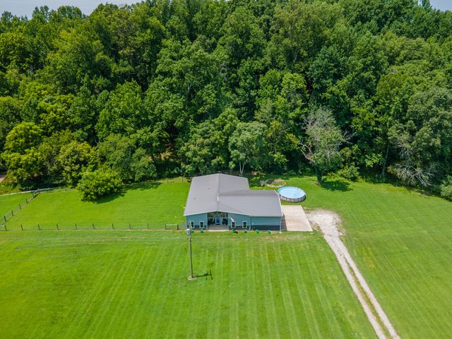 1240 Sumac Rd, Pulaski, TN 38478