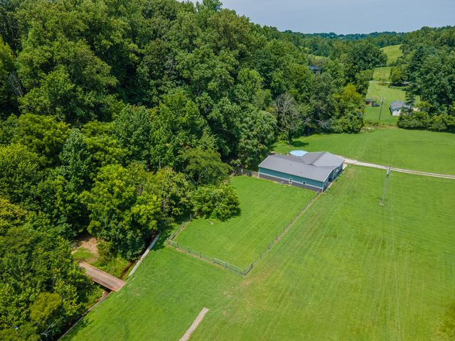 1240 Sumac Rd, Pulaski, TN 38478