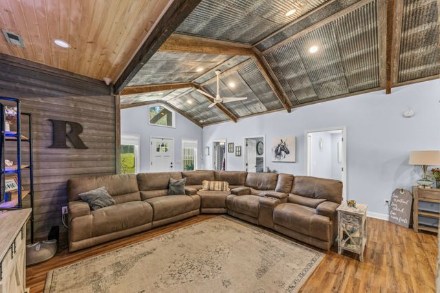 1240 Sumac Rd, Pulaski, TN 38478