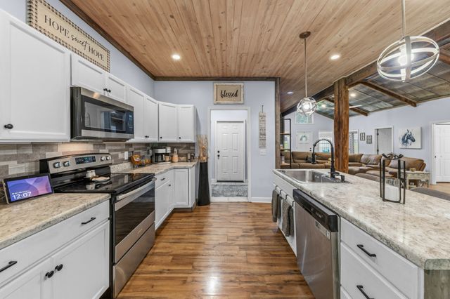 1240 Sumac Rd, Pulaski, TN 38478