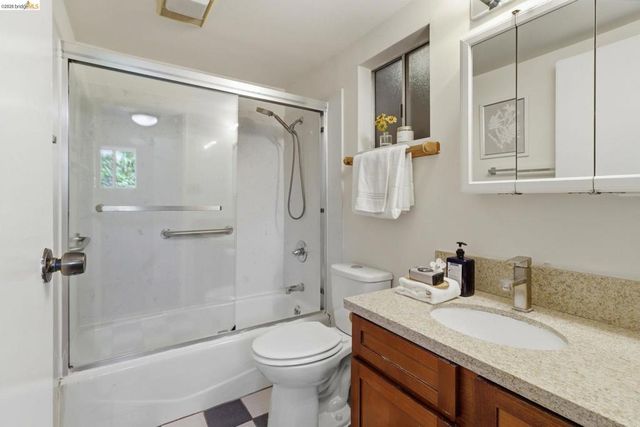 3114 Suter St, Oakland, CA 94602