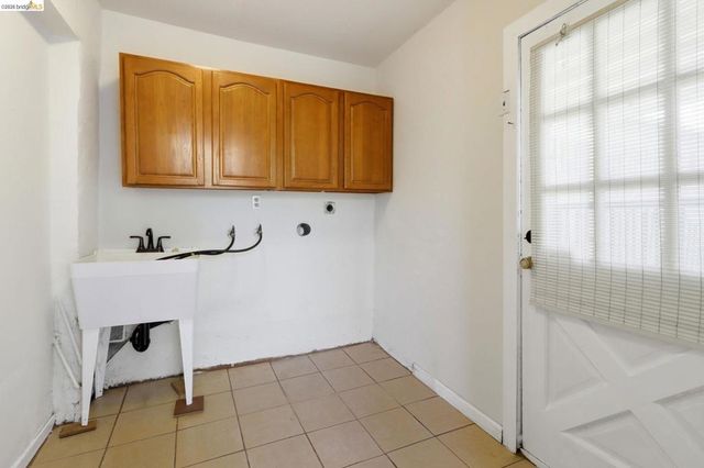 3114 Suter St, Oakland, CA 94602