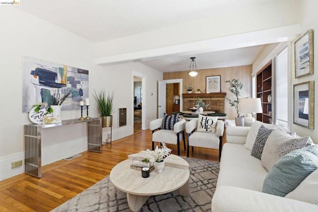 3114 Suter St, Oakland, CA 94602