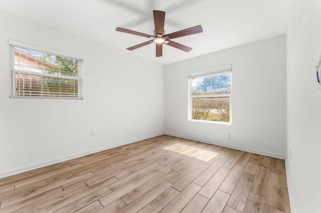 1900 Ohlen RD, Austin, TX 78757