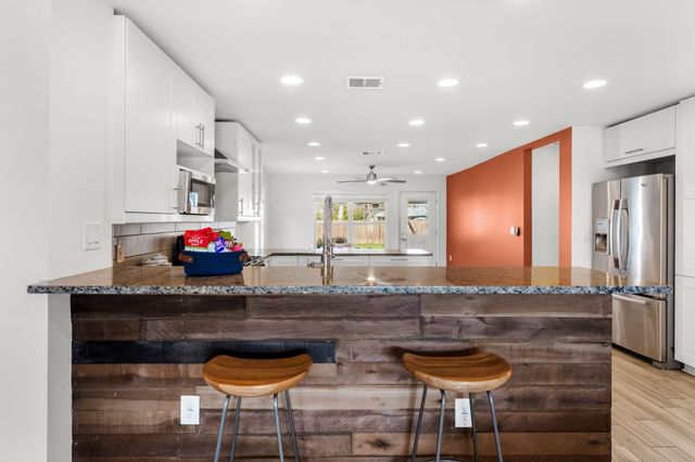 1900 Ohlen RD, Austin, TX 78757