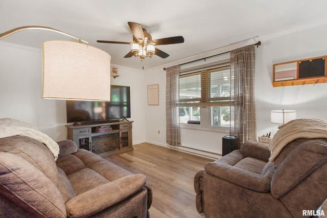 16042 Ralls Grove Road, Creal Springs, IL 62922