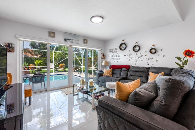 7068 Gila Lane, West Palm Beach, FL 33411