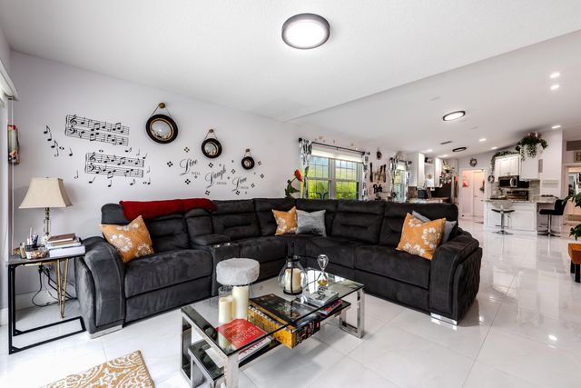 7068 Gila Lane, West Palm Beach, FL 33411