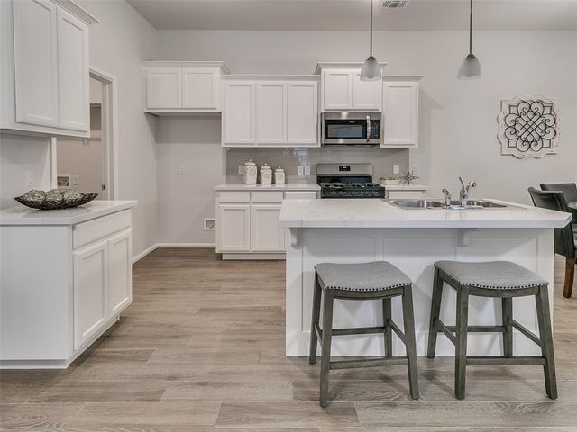 2429 Northcreek Lane, Oklahoma City, OK 73128
