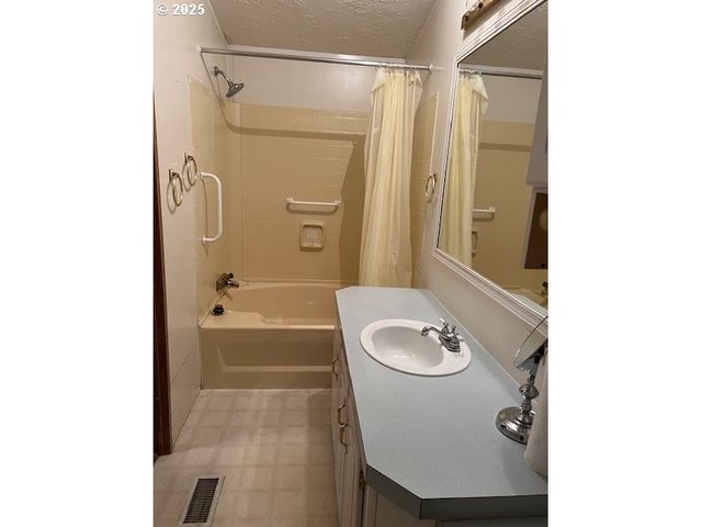 1200 E CENTRAL Ave 128, Sutherlin, OR 97479