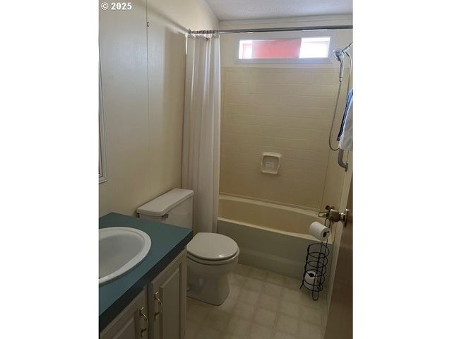 1200 E CENTRAL Ave 128, Sutherlin, OR 97479