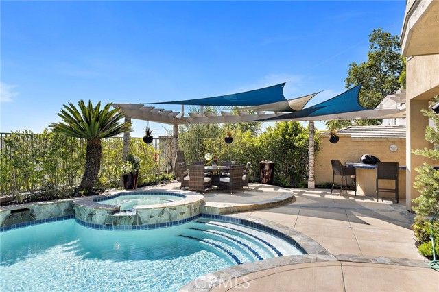 20 Edgewood, Laguna Hills, CA 92679