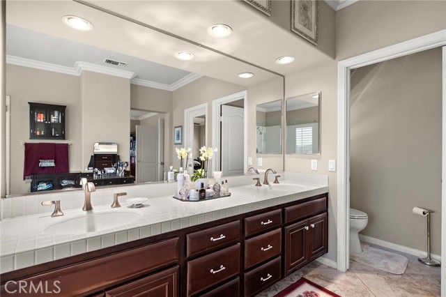 20 Edgewood, Laguna Hills, CA 92679