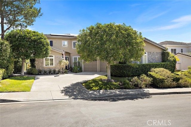 20 Edgewood, Laguna Hills, CA 92679