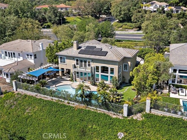 20 Edgewood, Laguna Hills, CA 92679