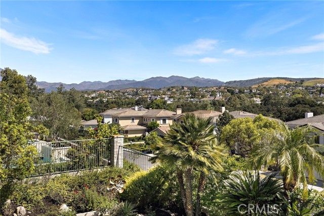 20 Edgewood, Laguna Hills, CA 92679