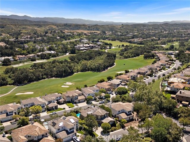 20 Edgewood, Laguna Hills, CA 92679