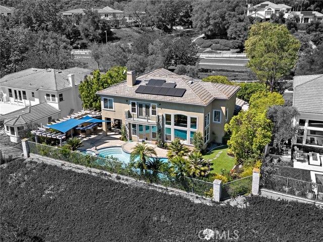 20 Edgewood, Laguna Hills, CA 92679