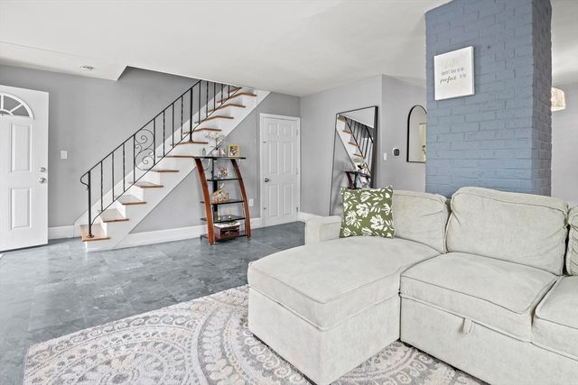 16 Court Street, Lowell, MA 01852