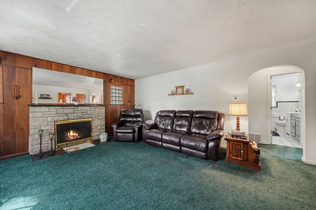 2 S Fairview Avenue, Niles, MI 49120