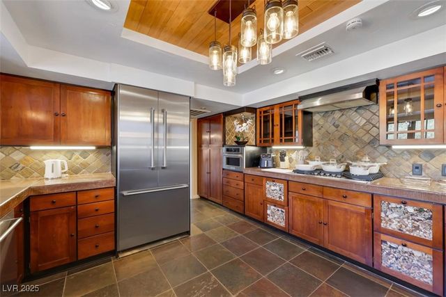 7470 Eldora AV, Las Vegas, NV 89117