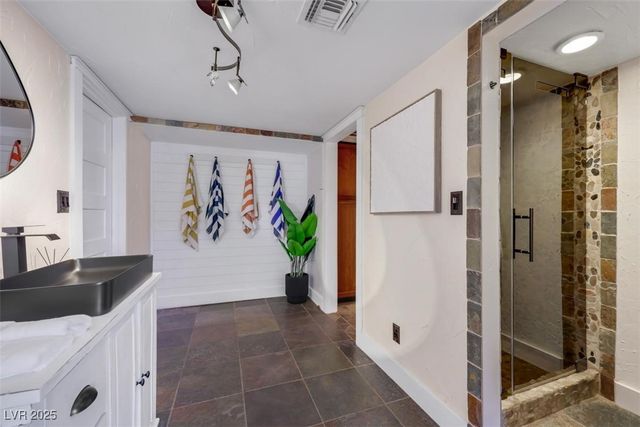 7470 Eldora AV, Las Vegas, NV 89117