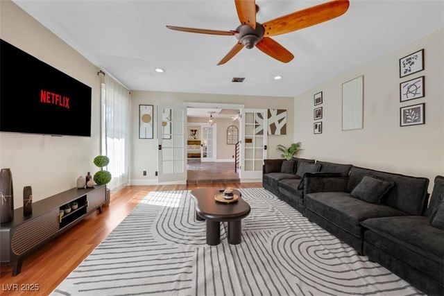 7470 Eldora AV, Las Vegas, NV 89117