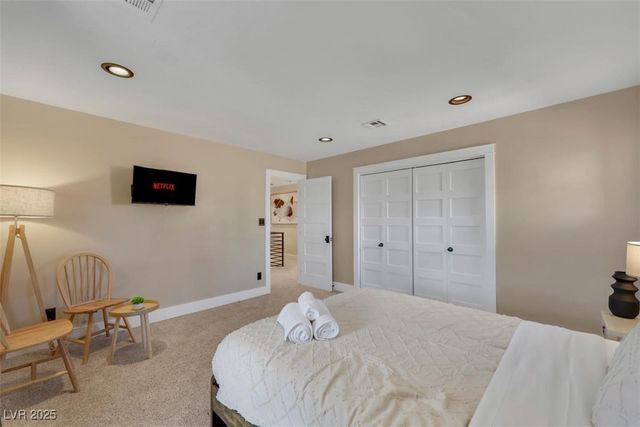 7470 Eldora AV, Las Vegas, NV 89117