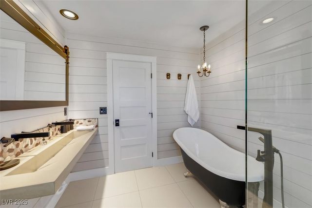 7470 Eldora AV, Las Vegas, NV 89117