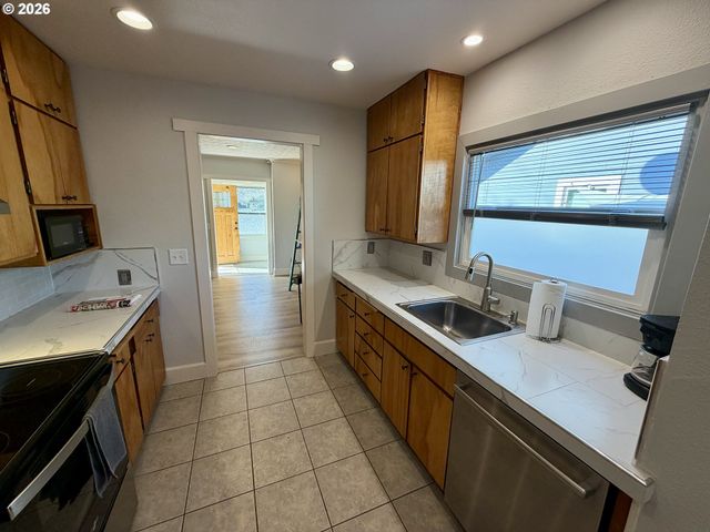 1275 JEFFERSON St, Eugene, OR 97402