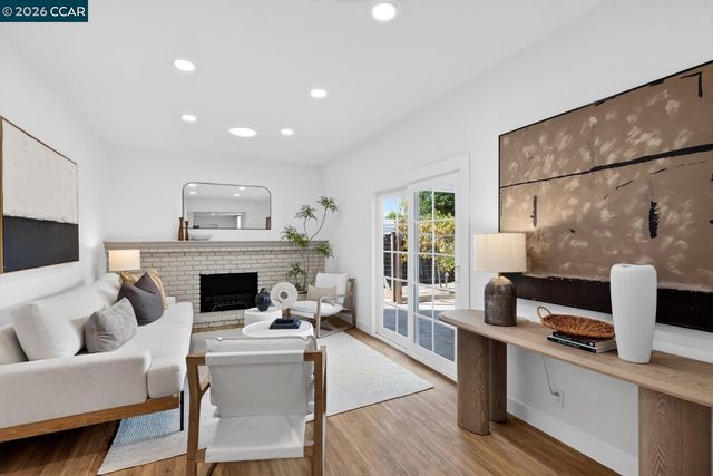 37 Alden Ct, Walnut Creek, CA 94598