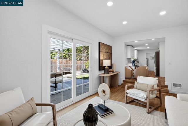 37 Alden Ct, Walnut Creek, CA 94598