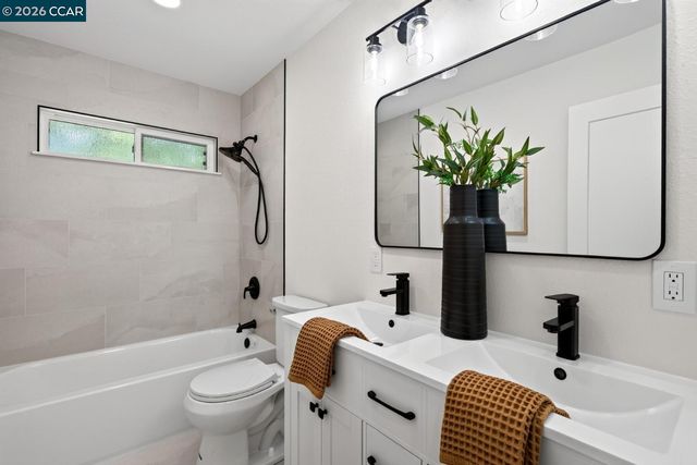 37 Alden Ct, Walnut Creek, CA 94598