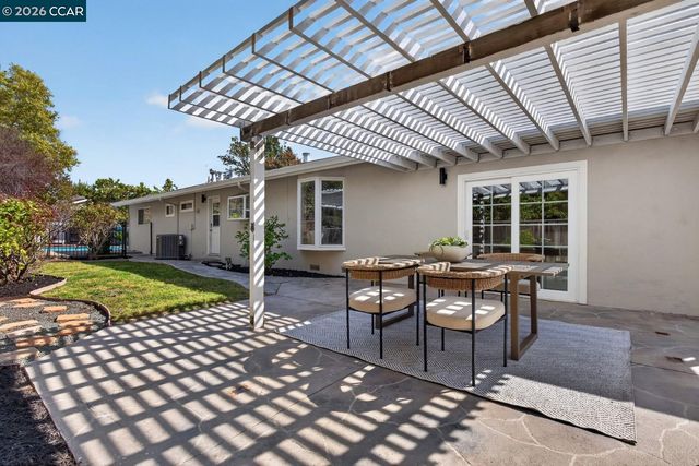 37 Alden Ct, Walnut Creek, CA 94598