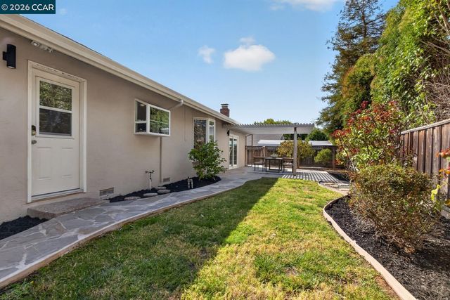 37 Alden Ct, Walnut Creek, CA 94598