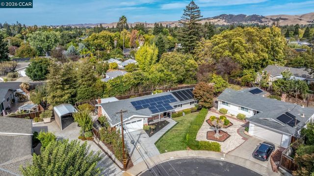 37 Alden Ct, Walnut Creek, CA 94598