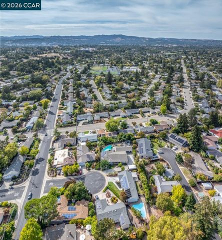 37 Alden Ct, Walnut Creek, CA 94598