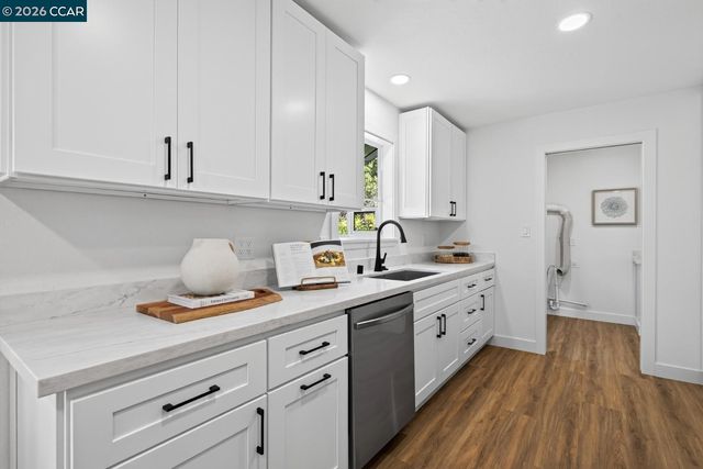37 Alden Ct, Walnut Creek, CA 94598