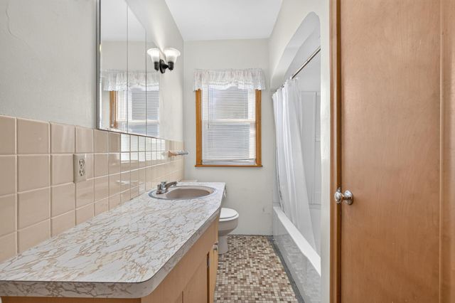 1571 Arlington Avenue E, Saint Paul, MN 55106