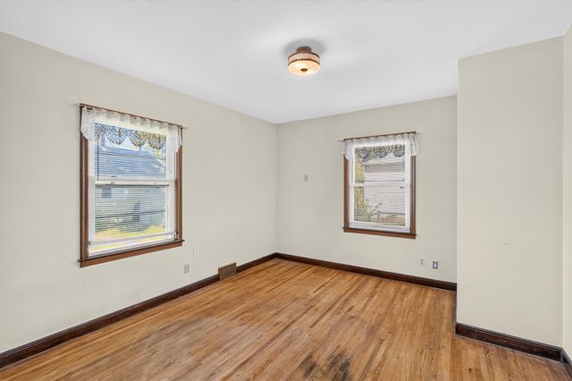 1571 Arlington Avenue E, Saint Paul, MN 55106