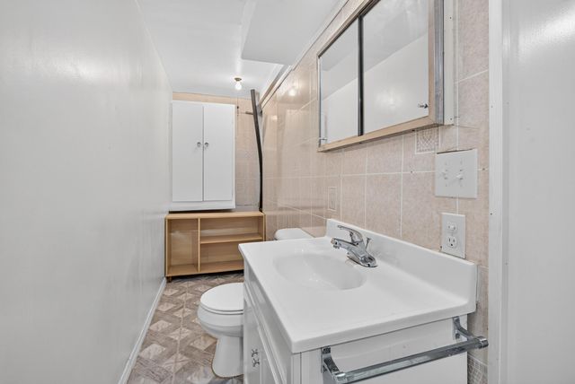 1571 Arlington Avenue E, Saint Paul, MN 55106