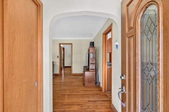 1571 Arlington Avenue E, Saint Paul, MN 55106