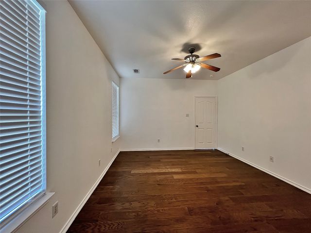 8000 Ranchvale Lane, Arlington, TX 76002
