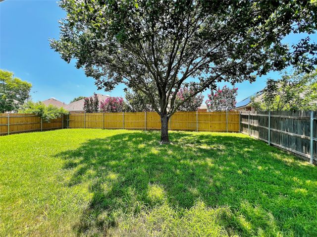 8000 Ranchvale Lane, Arlington, TX 76002