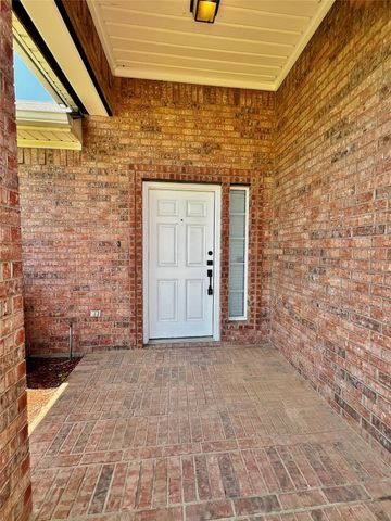 8000 Ranchvale Lane, Arlington, TX 76002