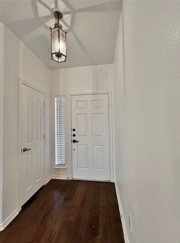 8000 Ranchvale Lane, Arlington, TX 76002