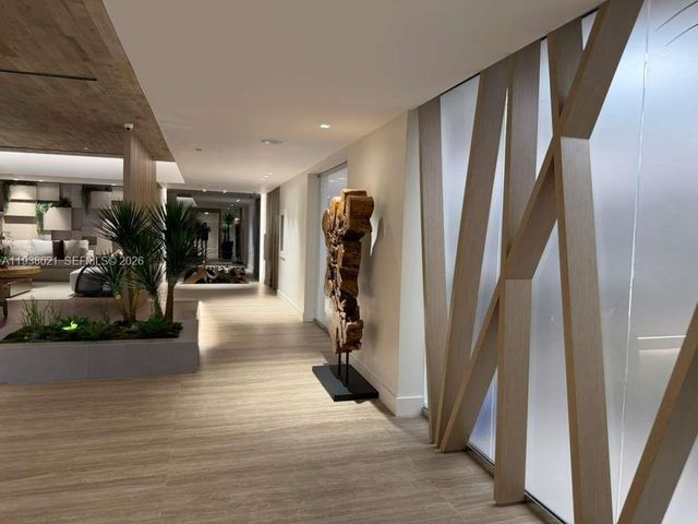 2301 Collins Ave 423, Miami Beach, FL 33139