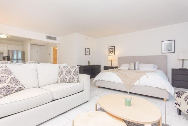 2301 Collins Ave 423, Miami Beach, FL 33139